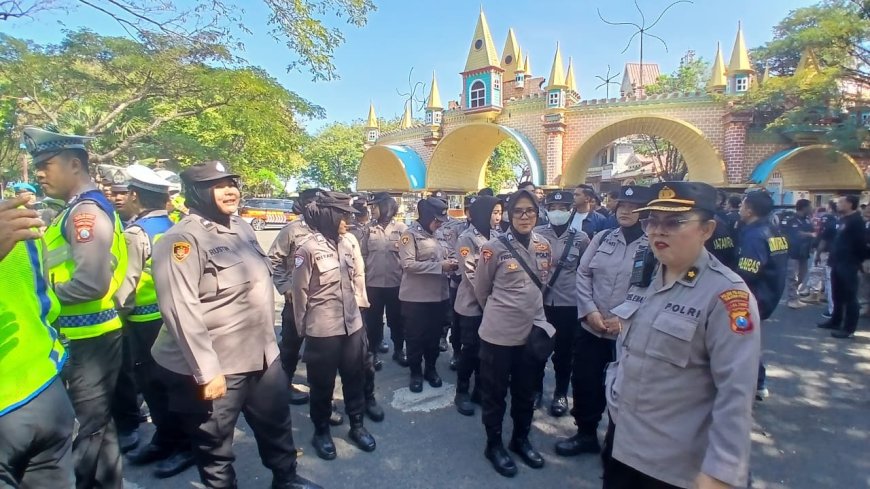 Polisi Jaga Kondusivitas Surabaya saat Kegiatan Pengesahan PSHT